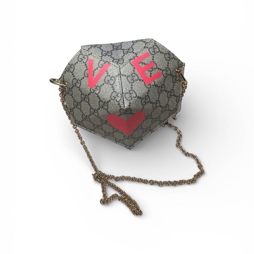 NWOT Gucci Valentine’s Day Heart Bag Small GG supreme.